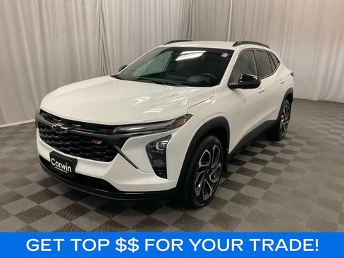 Used 2024 Chevrolet Trax RS w/ Driver Confidence Package FWD image 3