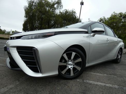 Used 2019 Toyota Mirai image 14