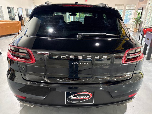 Used 2018 Porsche Macan AWD/4WD image 34