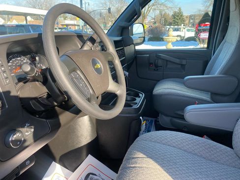 Used 2025 Chevrolet Express 2500 Extended w/ Communications Package image 17