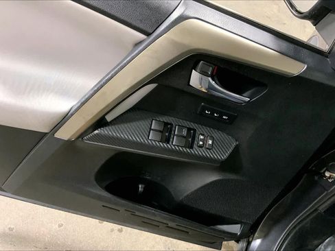 Used 2015 Toyota RAV4 Limited AWD/4WD image 36