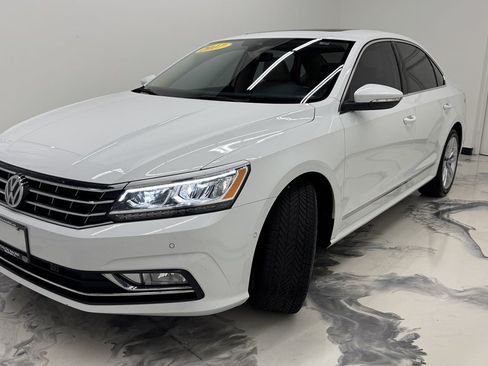 Used 2017 Volkswagen Passat 1.8T SEL Premium FWD image 4