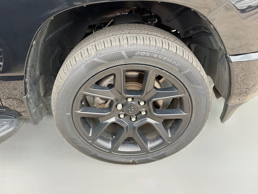 Used 2023 RAM 1500 Laramie AWD/4WD image 9