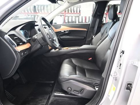 Used 2021 Volvo XC90 T6 Momentum w/ Advanced Package AWD/4WD image 10