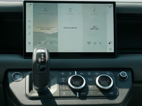 New 2025 Land Rover Defender 110 X-Dynamic SE image 9