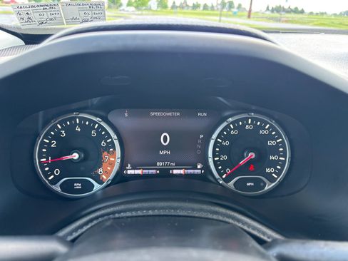 Used 2017 Jeep Renegade Trailhawk w/ Popular Equipment Group AWD/4WD image 28