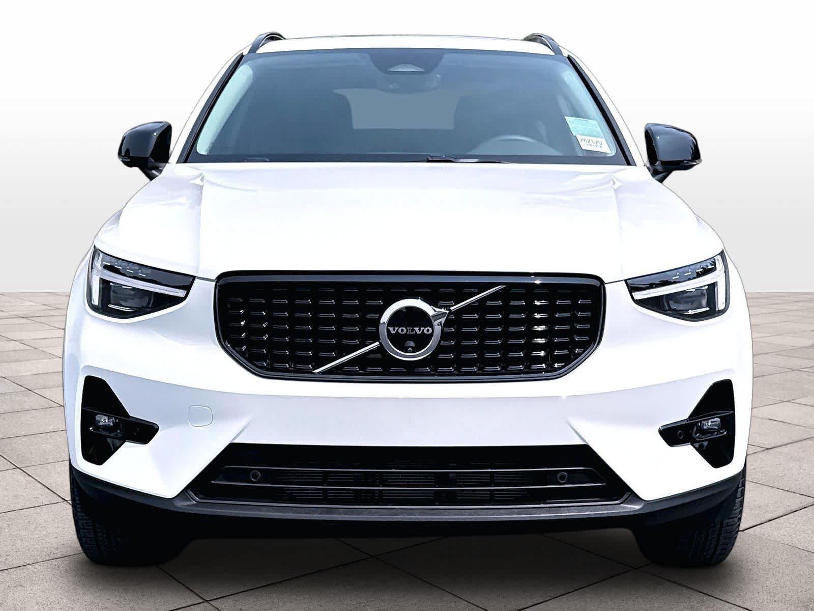 Used 2025 Volvo XC40 B5 Ultra AWD/4WD image 7