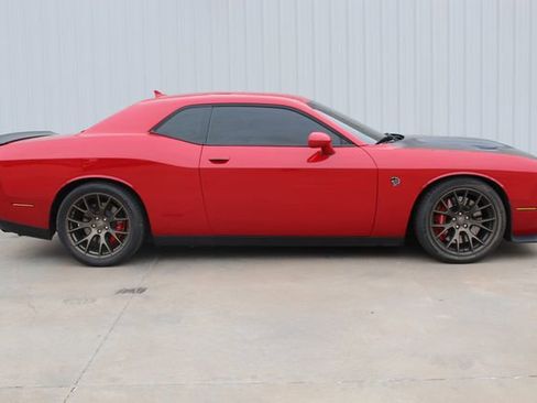 Used 2016 Dodge Challenger SRT Hellcat image 3
