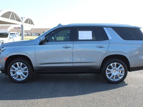 Used 2024 Chevrolet Tahoe High Country AWD/4WD image 9