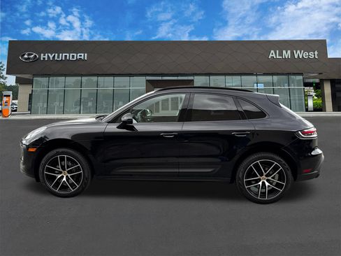 Used 2023 Porsche Macan AWD/4WD image 8