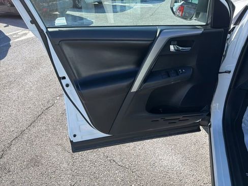 Used 2018 Toyota RAV4 Adventure image 11