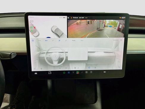 Used 2021 Tesla Model Y Long Range AWD/4WD image 15