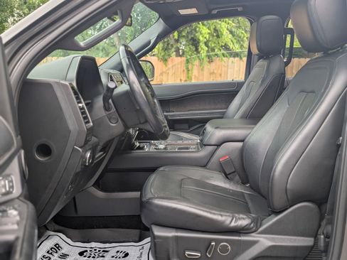 Used 2018 Ford Expedition Limited w/ Equipment Group 301A RWD image 10