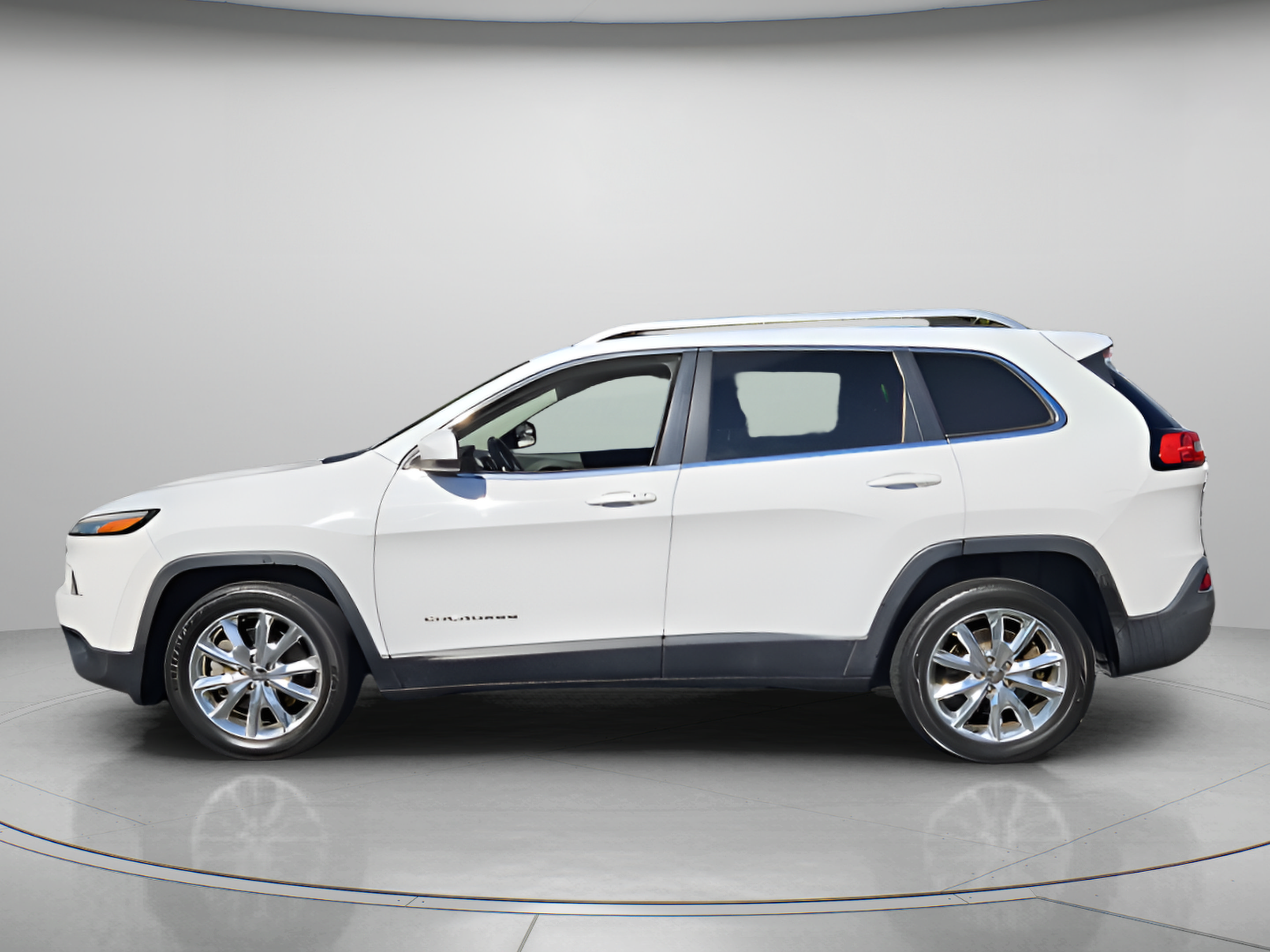 Used 2014 Jeep Cherokee Limited w/ Trailer Tow Group FWD image 2