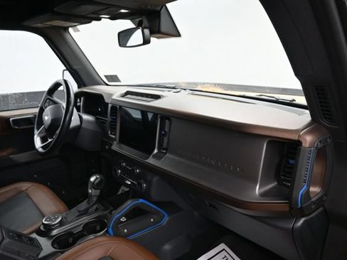 Used 2022 Ford Bronco Outer Banks w/ Sasquatch Package AWD/4WD image 9
