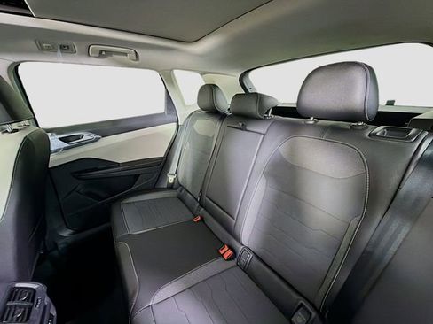 New 2026 Volkswagen Taos SE image 22