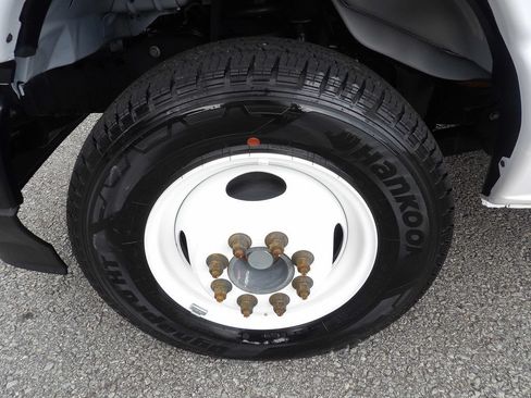 Used 2024 Ford E-350 and Econoline 350 Super Duty w/ Driver's Safety Package RWD image 57