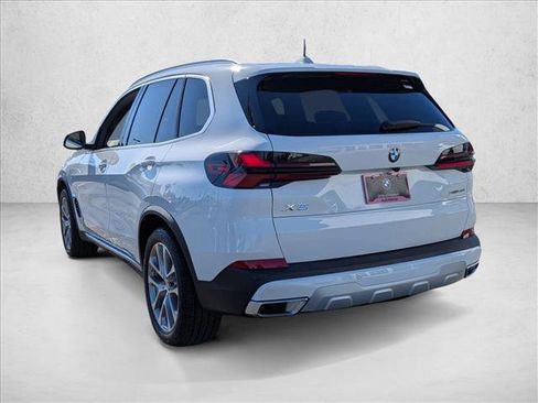 Used 2026 BMW X5 sDrive40i image 8