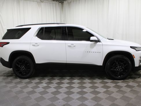 Used 2022 Chevrolet Traverse LT image 30