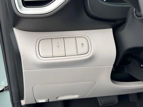 New 2026 Hyundai Venue SEL FWD image 19