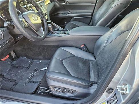Used 2019 Toyota Camry XSE image 16
