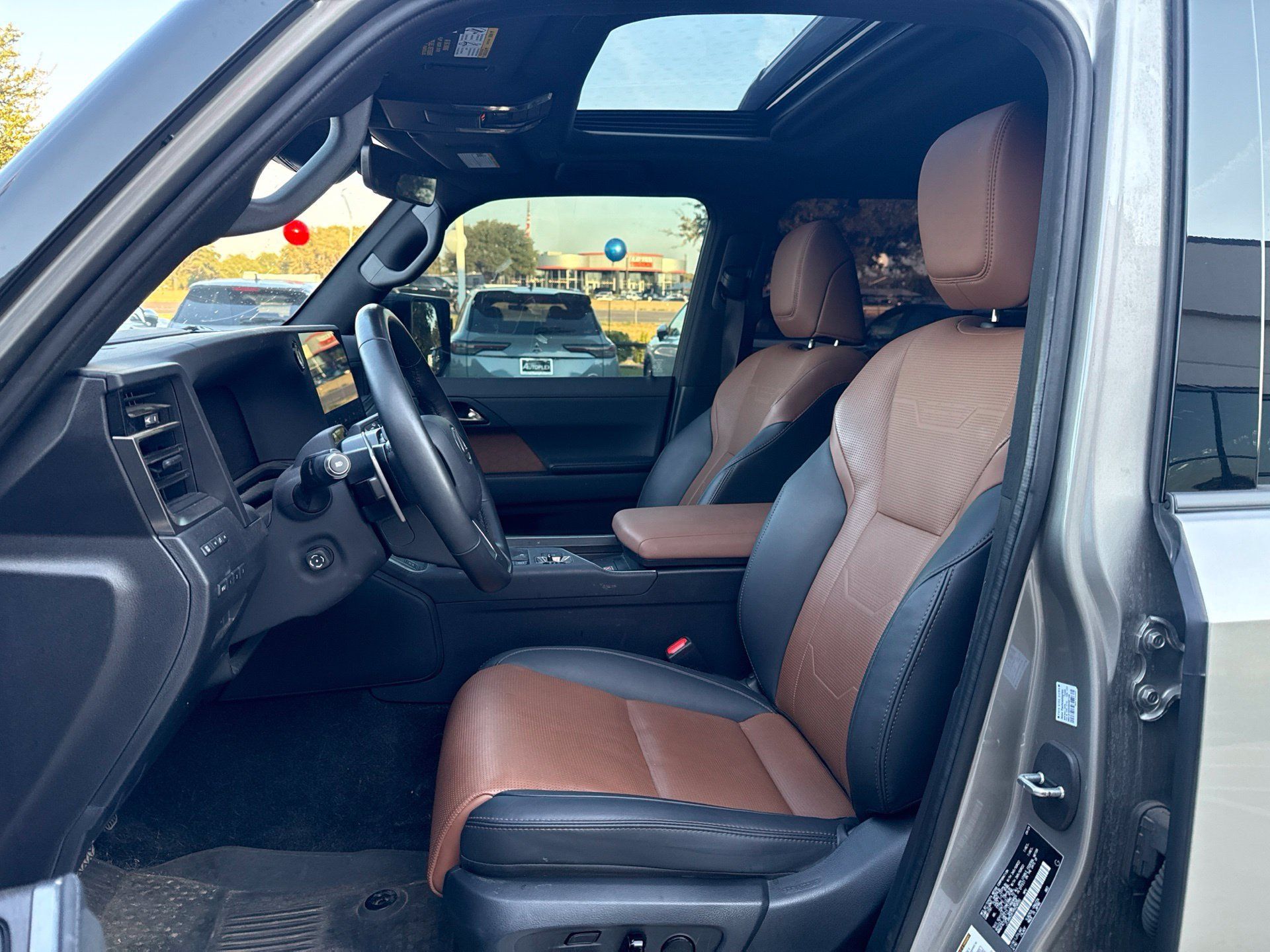 Used 2024 Lexus GX 550 w/ Accessory Package (Z1) AWD/4WD image 7