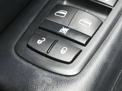 Used 2016 Jeep Grand Cherokee Laredo w/ Quick Order Package 23E AWD/4WD image 15