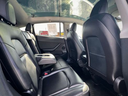 Used 2021 Tesla Model Y Long Range image 26