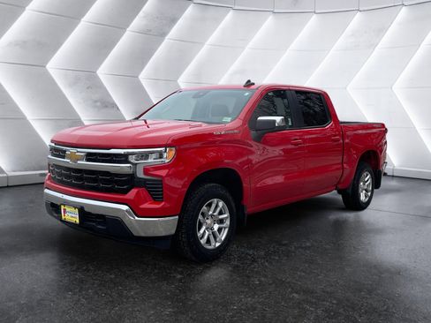 Used 2024 Chevrolet Silverado 1500 LT image 2