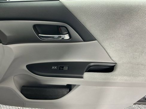 Used 2013 Honda Accord LX image 13