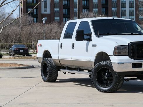 Used 2006 Ford F250 XLT image 2