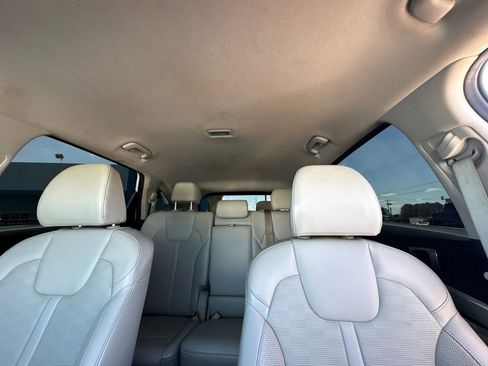 Used 2025 Kia Sorento S FWD image 31