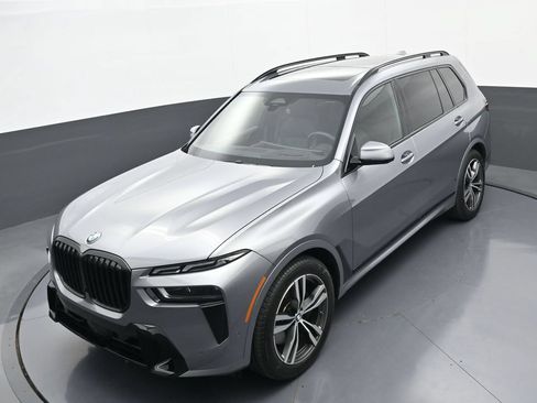 Used 2026 BMW X7 xDrive40i w/ M Sport Package AWD/4WD image 33