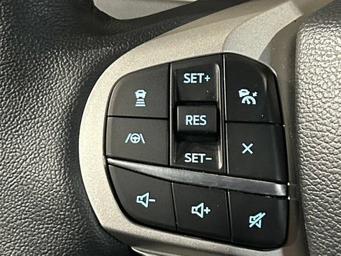 Used 2023 Ford Explorer XLT w/ Equipment Group 202A AWD/4WD image 82
