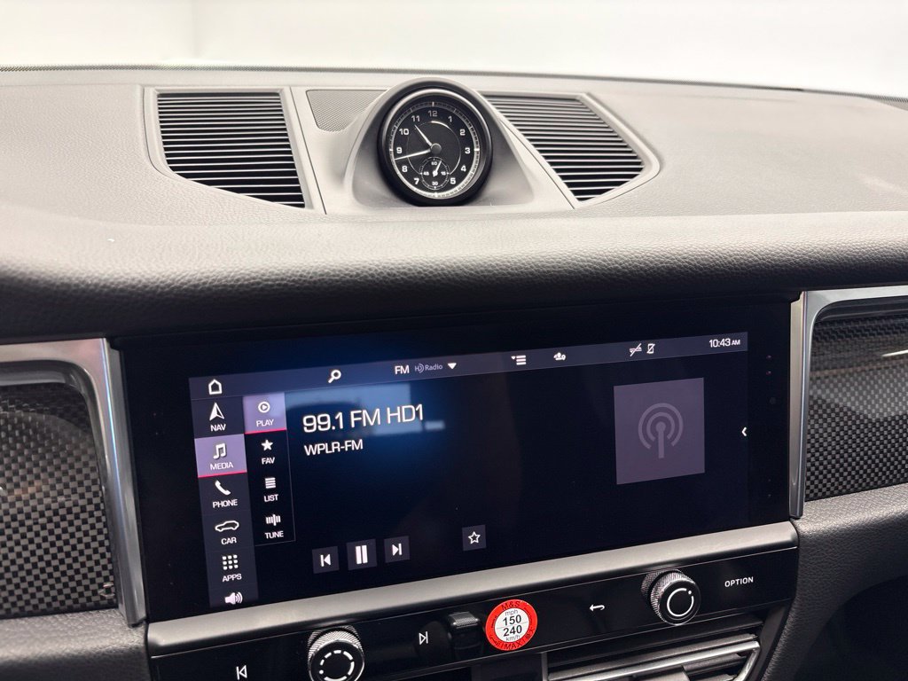 Certified 2023 Porsche Macan AWD/4WD image 32