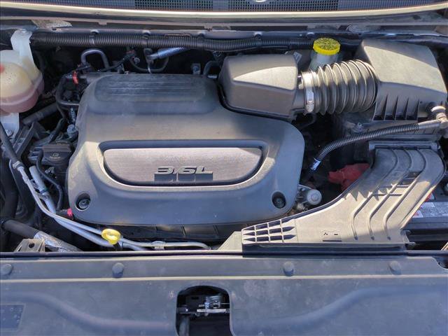 Used 2020 Chrysler Pacifica Touring-L FWD image 22