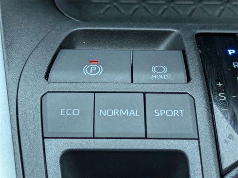 Used 2023 Toyota RAV4 XLE image 27