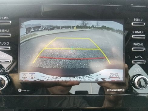 Used 2024 Toyota Camry SE image 23