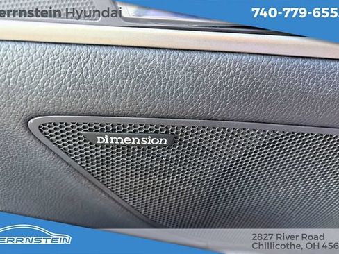 Used 2012 Hyundai Veloster w/ Style Pkg FWD image 9