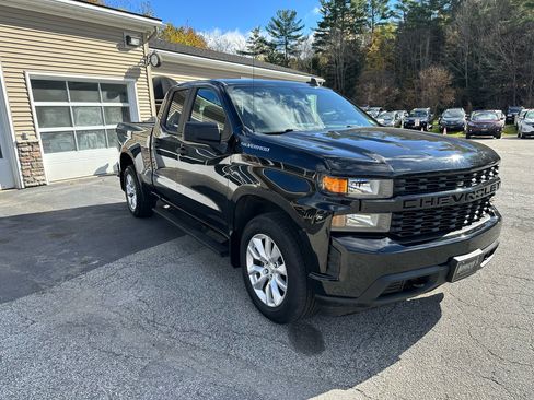 Used 2021 Chevrolet Silverado 1500 Custom image 3
