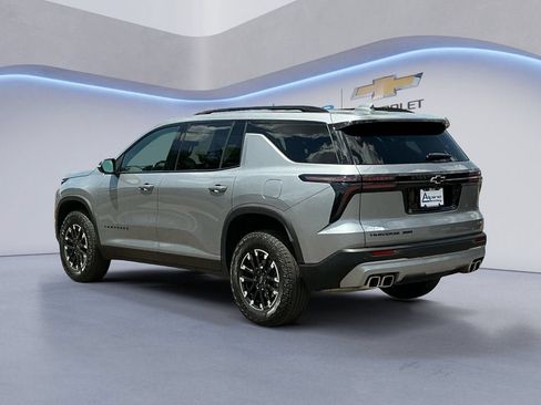 Used 2025 Chevrolet Traverse Z71 AWD/4WD image 3