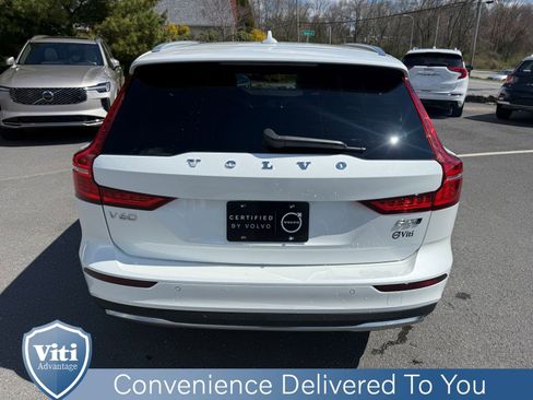 Certified 2025 Volvo V60 B5 Cross Country Plus AWD/4WD image 7