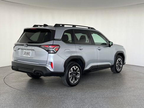 Certified 2025 Subaru Forester Premium AWD/4WD image 4