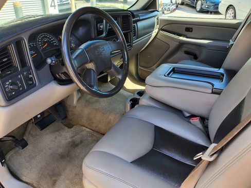 Used 2004 Chevrolet Tahoe LS RWD image 19