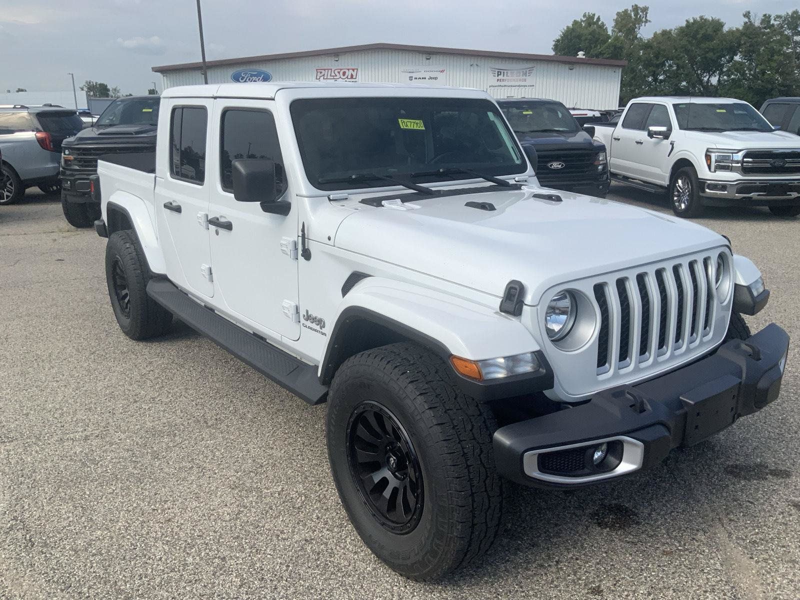 Used 2022 Jeep Gladiator Overland w/ Popular Equipment Package AWD/4WD image 2
