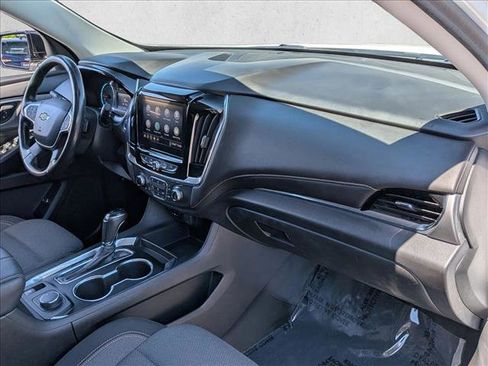 Used 2020 Chevrolet Traverse LT FWD image 25