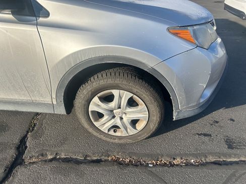 Used 2013 Toyota RAV4 LE image 12