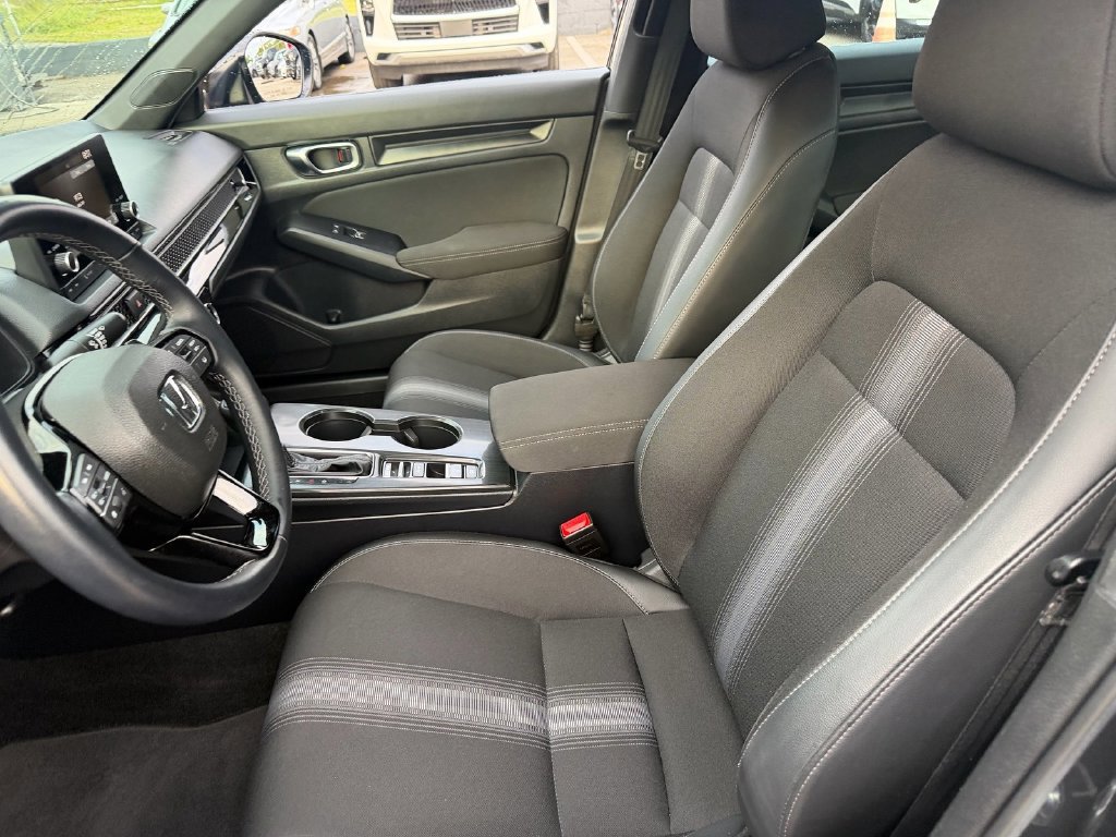 Used 2025 Honda Civic Sport image 10