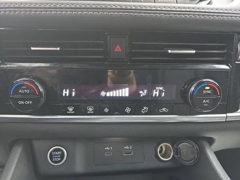 Used 2021 Nissan Rogue SV image 33