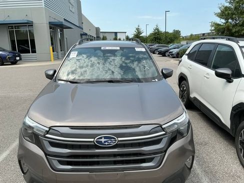 Certified 2025 Subaru Forester Premium AWD/4WD image 3